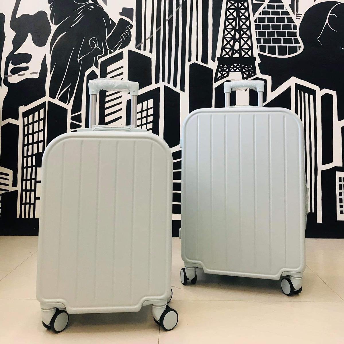 LOVE 123 PC COMFY WITH USB PORT AND CUP HOLDER LUGGAGE