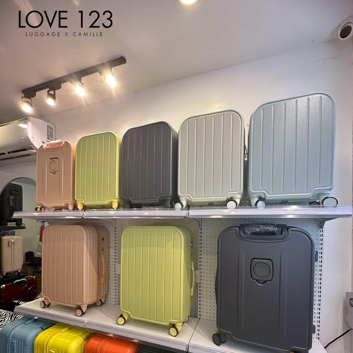LOVE 123 PC COMFY WITH USB PORT AND CUP HOLDER LUGGAGE