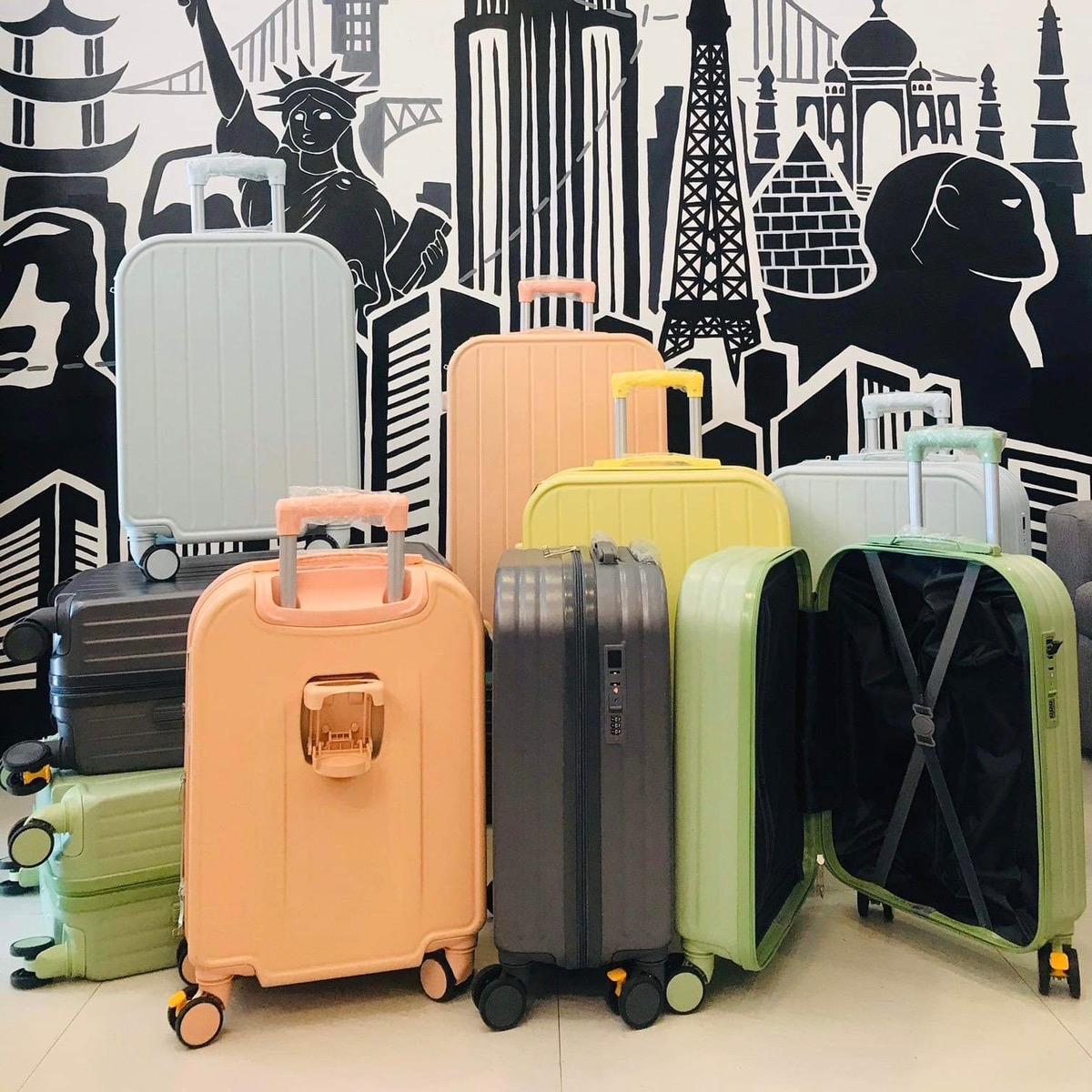 LOVE 123 PC COMFY WITH USB PORT AND CUP HOLDER LUGGAGE