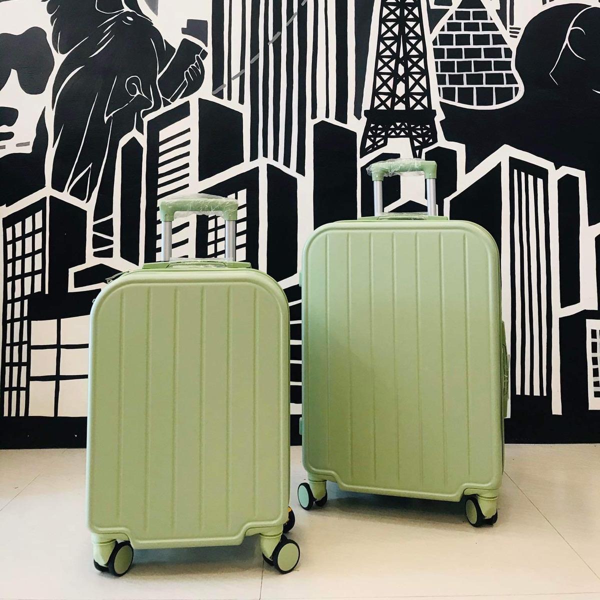 LOVE 123 PC COMFY WITH USB PORT AND CUP HOLDER LUGGAGE